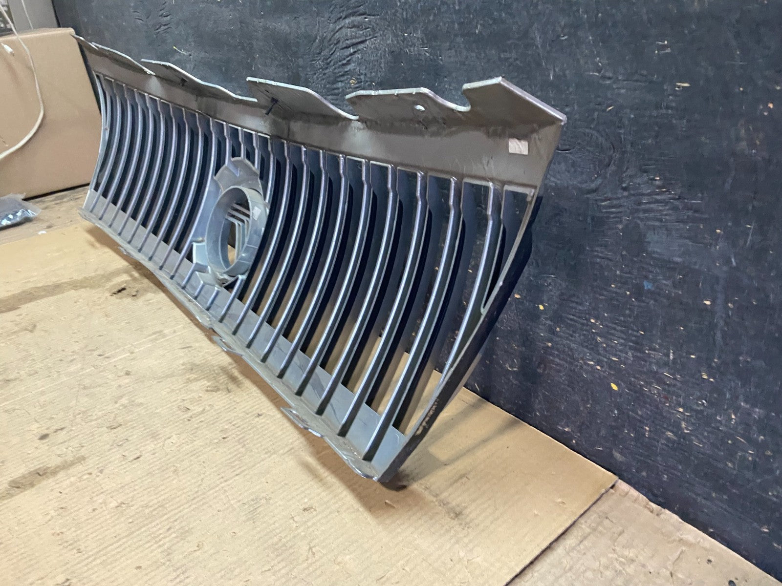 2006 to 2010 Mercury Mountaineer Front Upper Grill Grille Oem x3304 DG8