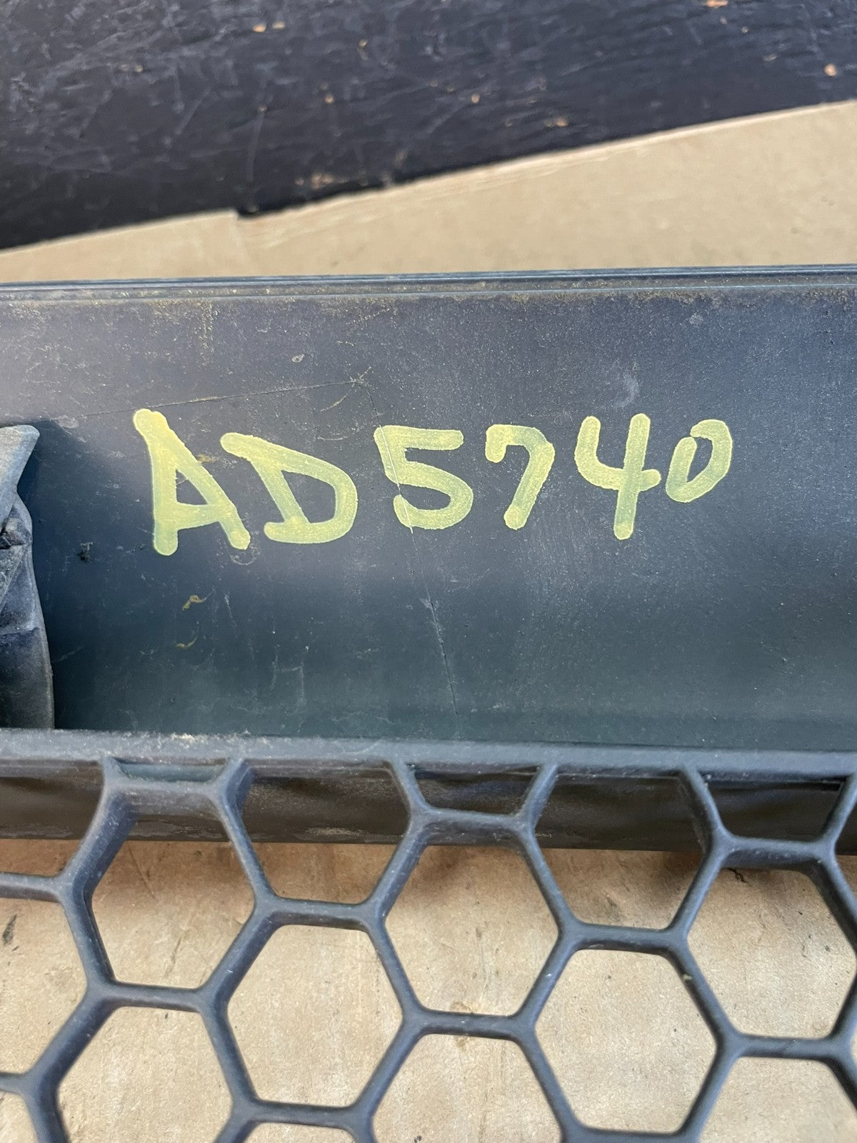 2002 2003 2004 2005 Dodge Ram 1500  Upper Front Grill Grille AD5740 DG8
