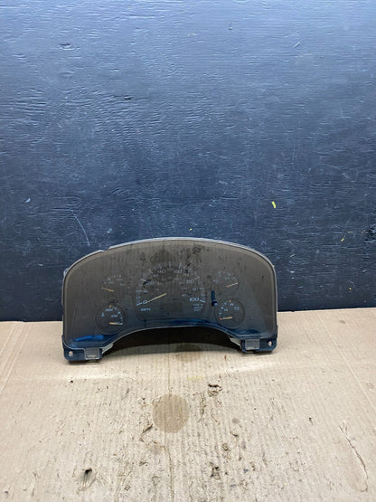 2004 to 2007 Chevrolet Express Speedometer Cluster Gauge OEM P1862 DG0