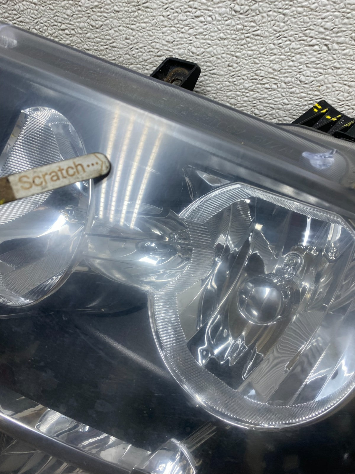 2007 to 2013 Chevrolet Suburban Tahoe Left+Right Set Headlights V8136 DW5