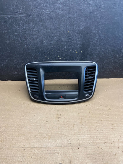 2015 to 2016 Chrysler 200 Dashboard Center Air Vent AH3986 DG0