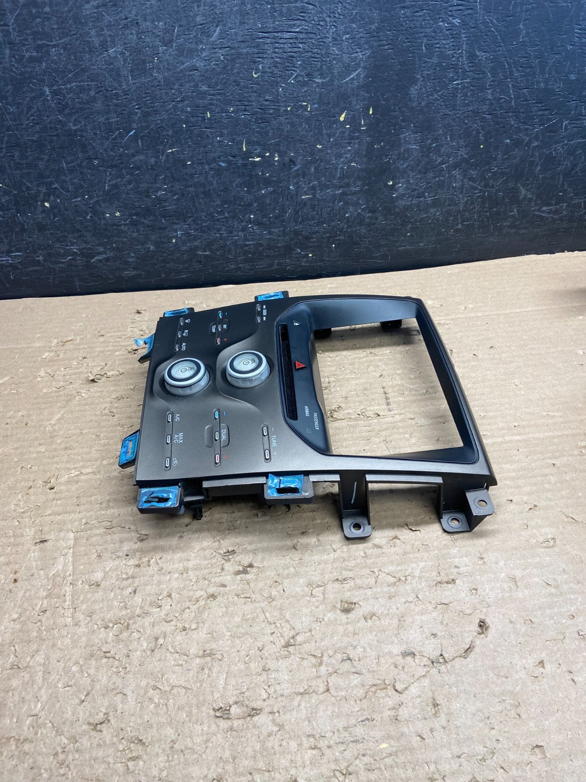 2011-2014 Ford Edge Heater Climate Control Radio CD Control Dash Bezel AG8667 DG2