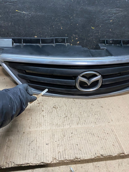 2000 2001 Mazda MPV Front Upper Grille Grill Oem X8262 DG4