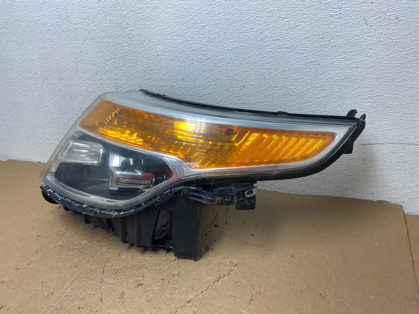 2011 to 2015 Ford Explorer Left Driver LH Halogen Headlight AD8032 DW1