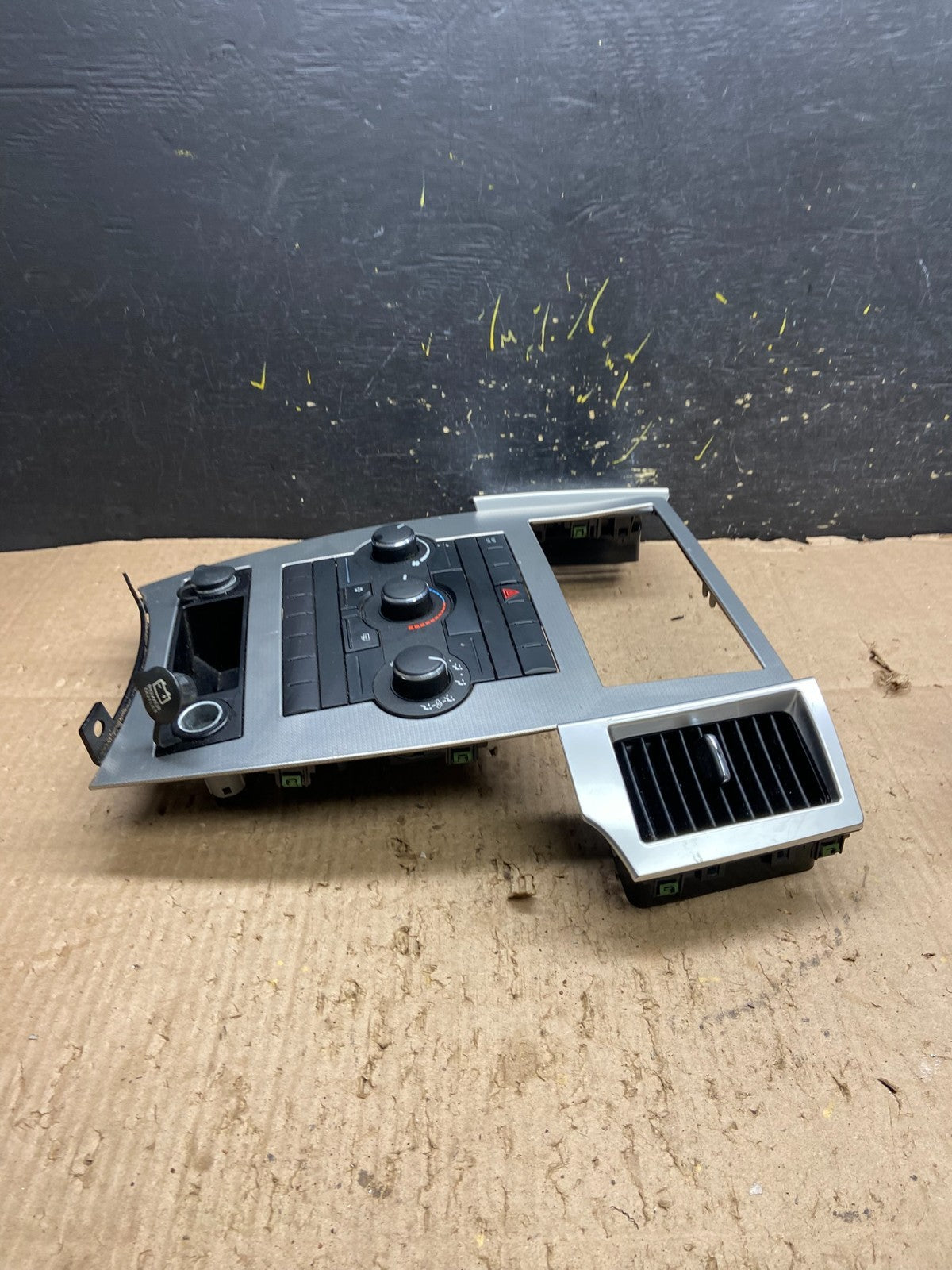 2008 2009 2010 Jeep Commander Grand Cherokee A/C Climate Control Bezel Y8099 DG2