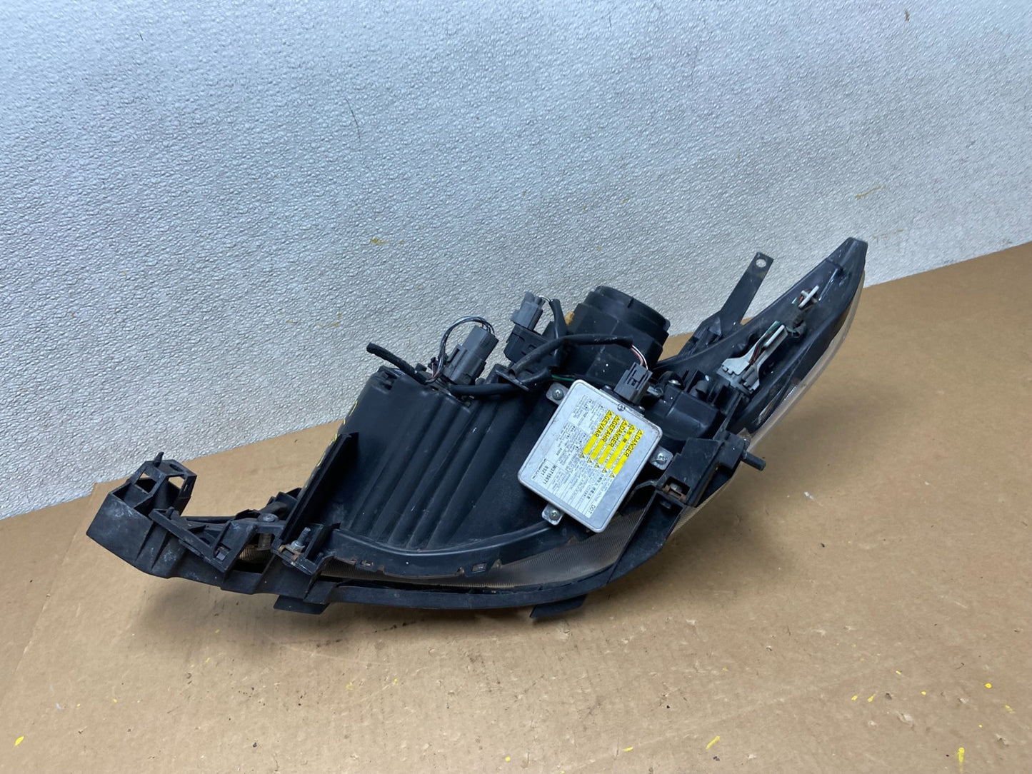 2008 2009 2010 Mazda 5 Right Passenger RH Black Xenon Headlight Z6913 DW7