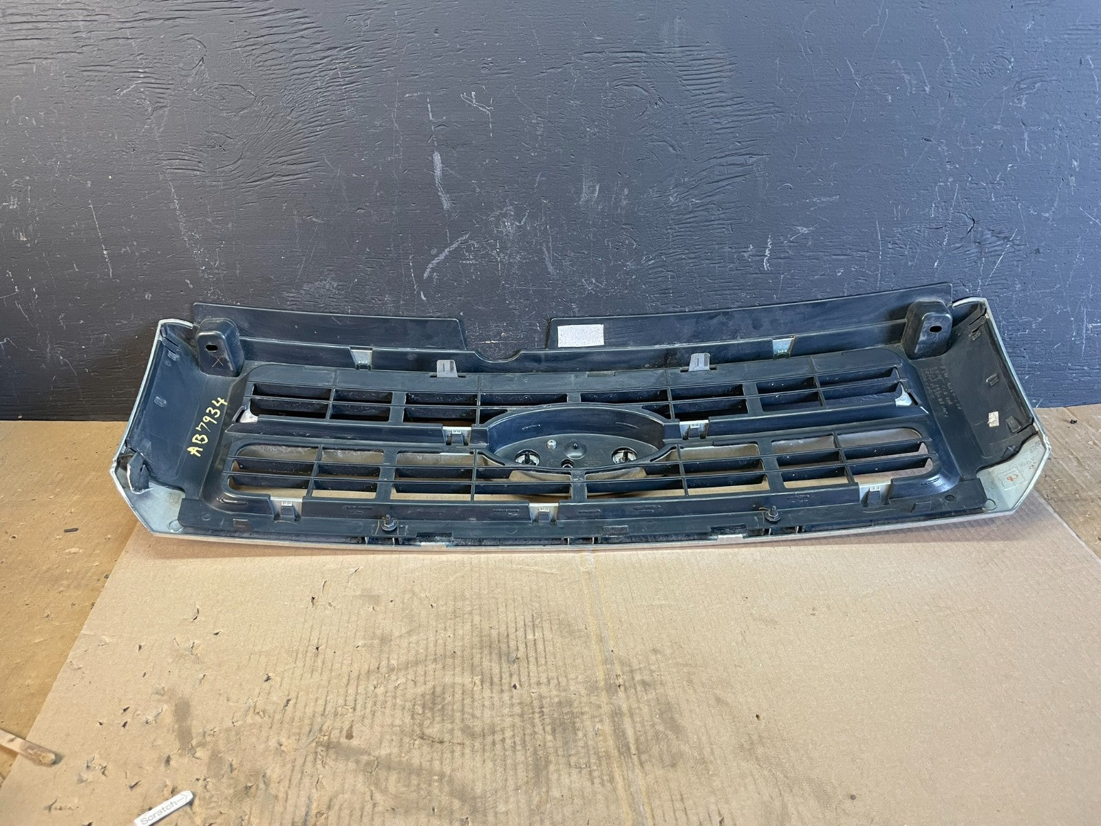2008 to 2012 Ford Escape Front Upper Grill Grille Oem AB7934 DG3