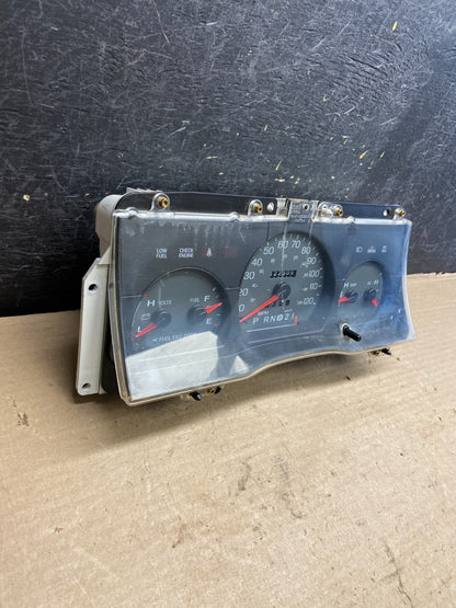 2003 to 2005 Mercury Grand Marquis Speedometer Instrustment Cluster AH3761 DG4