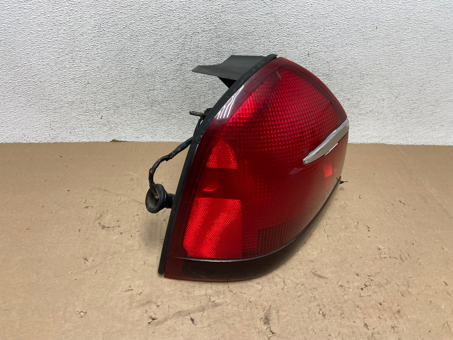 1998 - 2002 Mercury Grand Marquis Left Driver Lh Side Tail Light AG4463 LK2