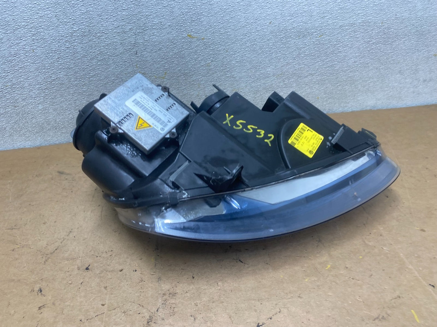 2006 to 2009 Volkswagen Jetta Golf Left Driver HID Xenon Headlight Oem X5532 DW7