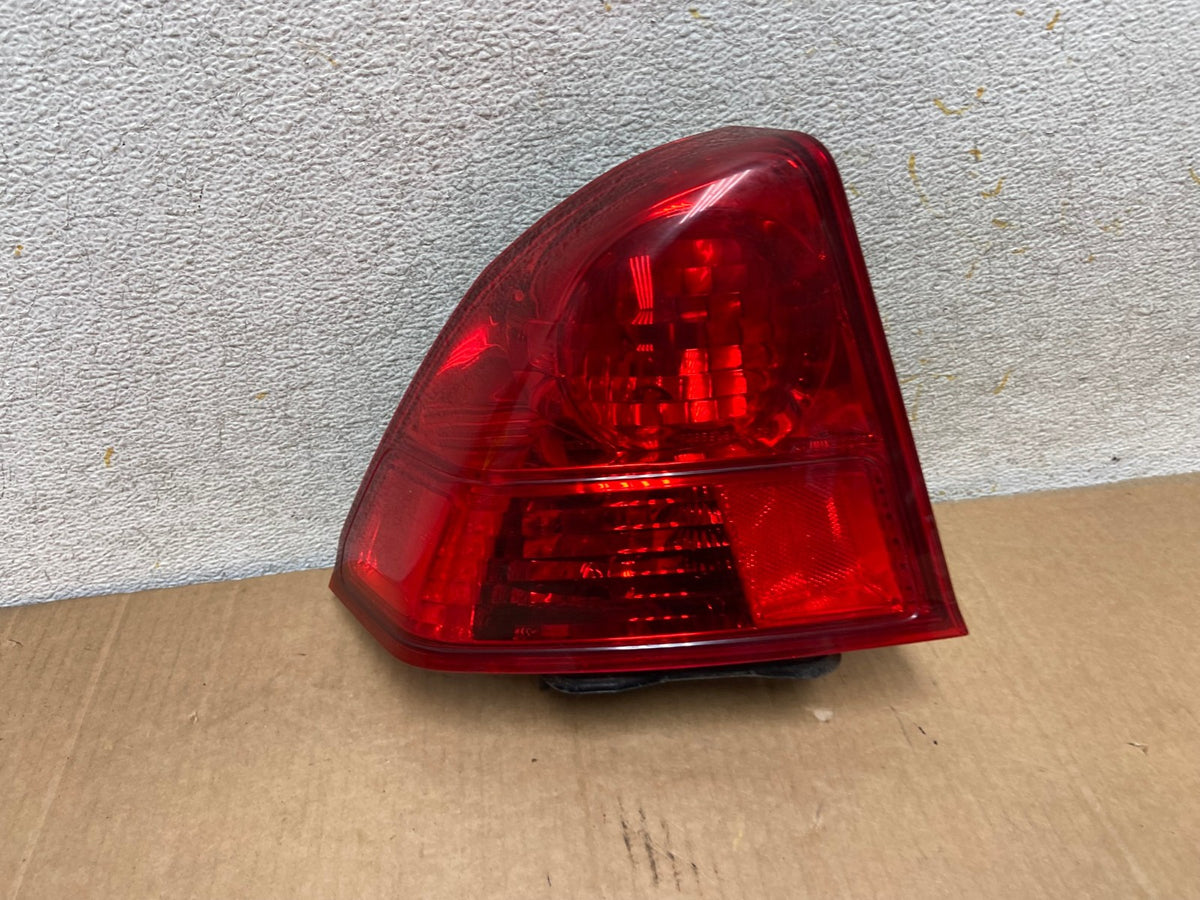 2003 2004 2005 Honda Civic Sedan Left Driver LH Side Tail Light AI8431 LK0