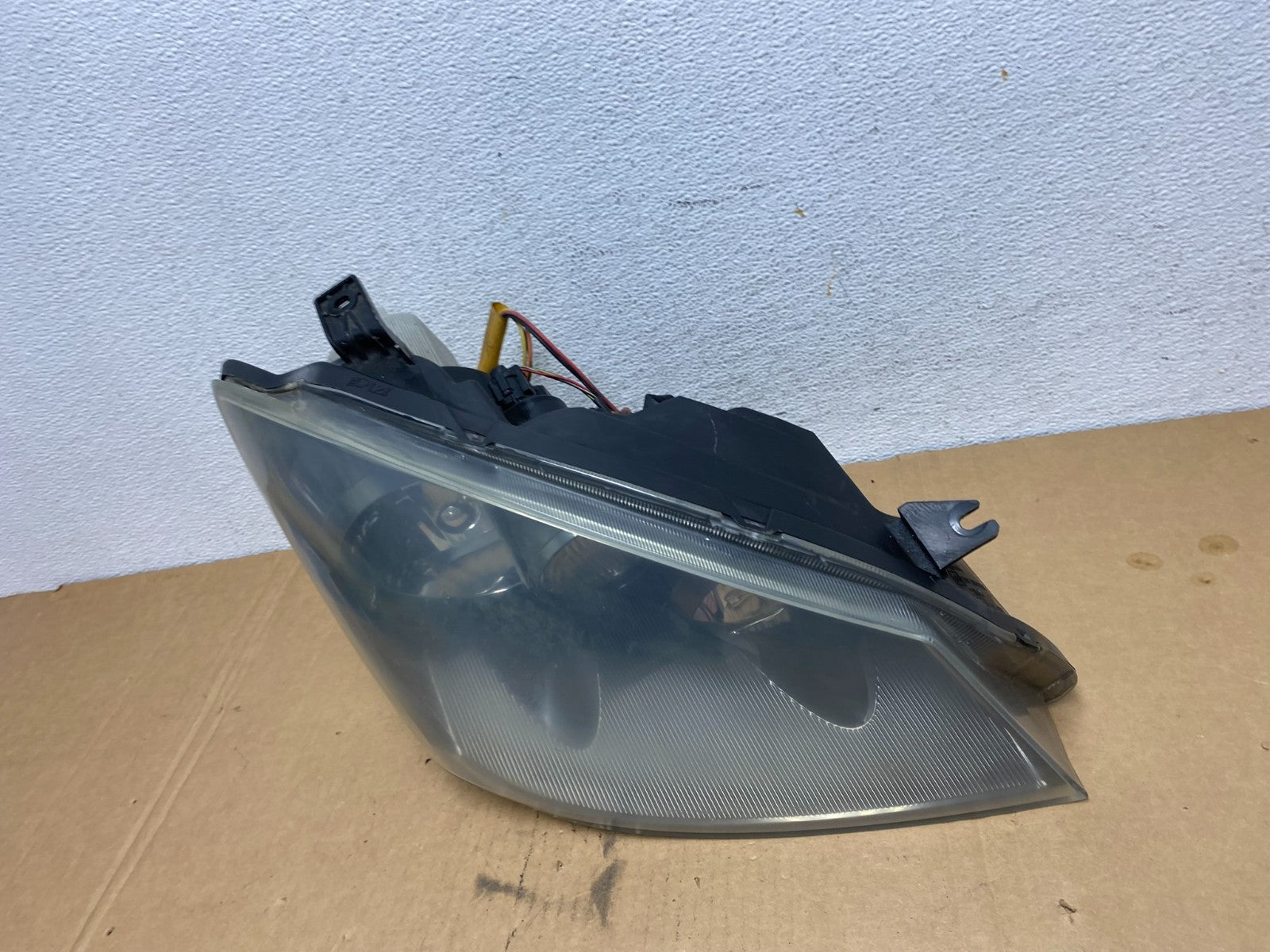 2005 to 2006 Nissan Altima Right Passenger Side Halogen Headlight AD2648 DG1