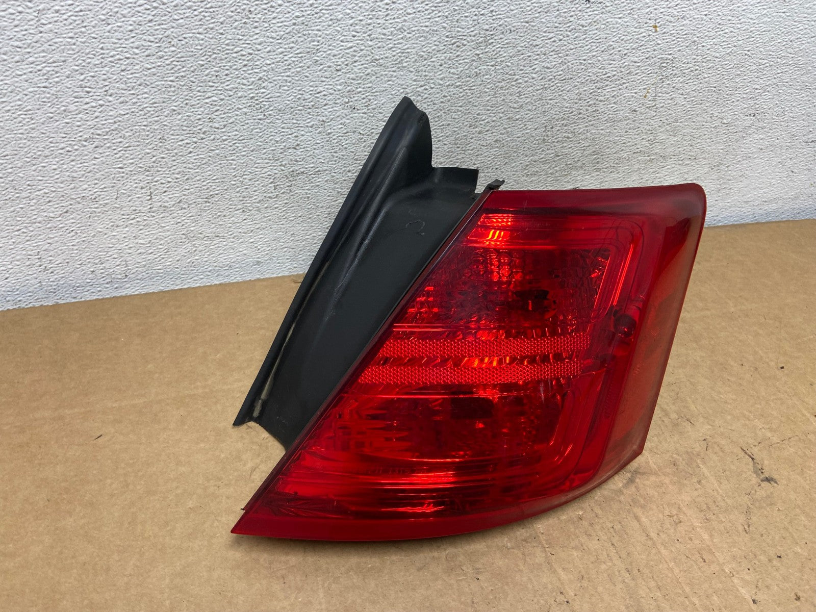 2014 to 2018 Ford Taurus Interceptor Right Passenger RH Tail Light AD6192 LK2