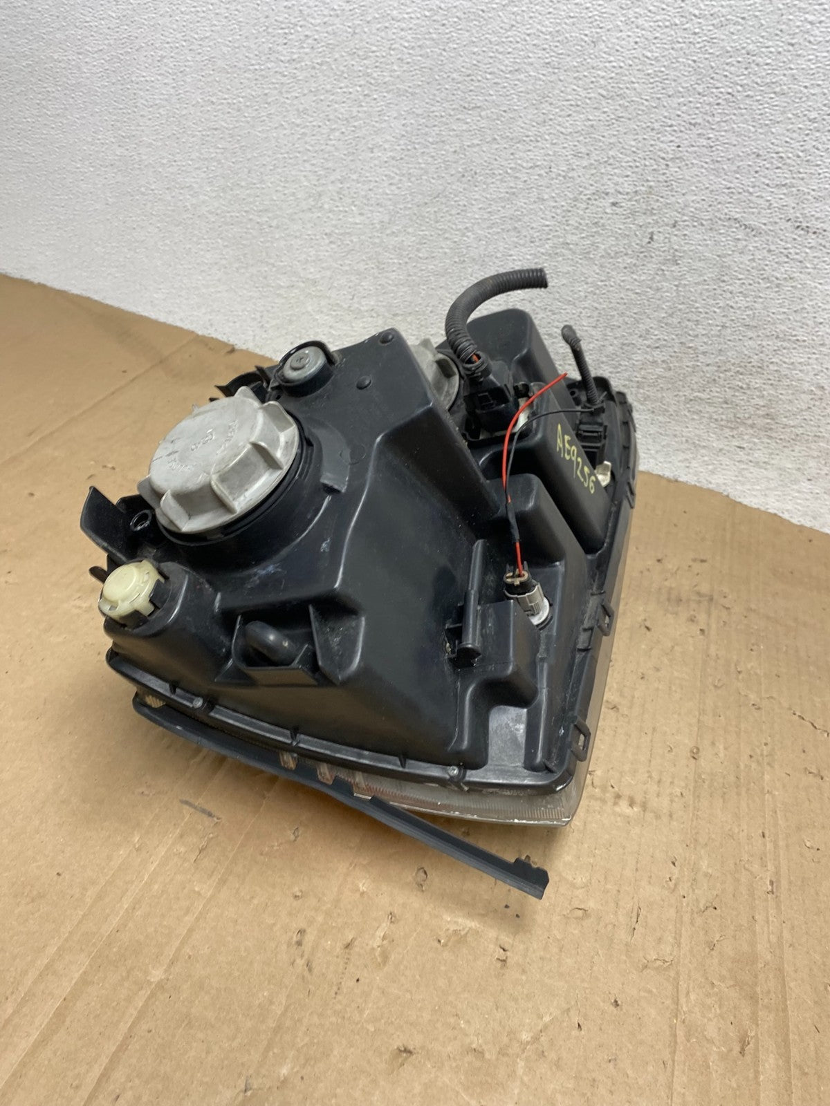 2004 2005 2006 Kia Sorento Left Driver Lh Side Headlight Halogen AE9256 DW7