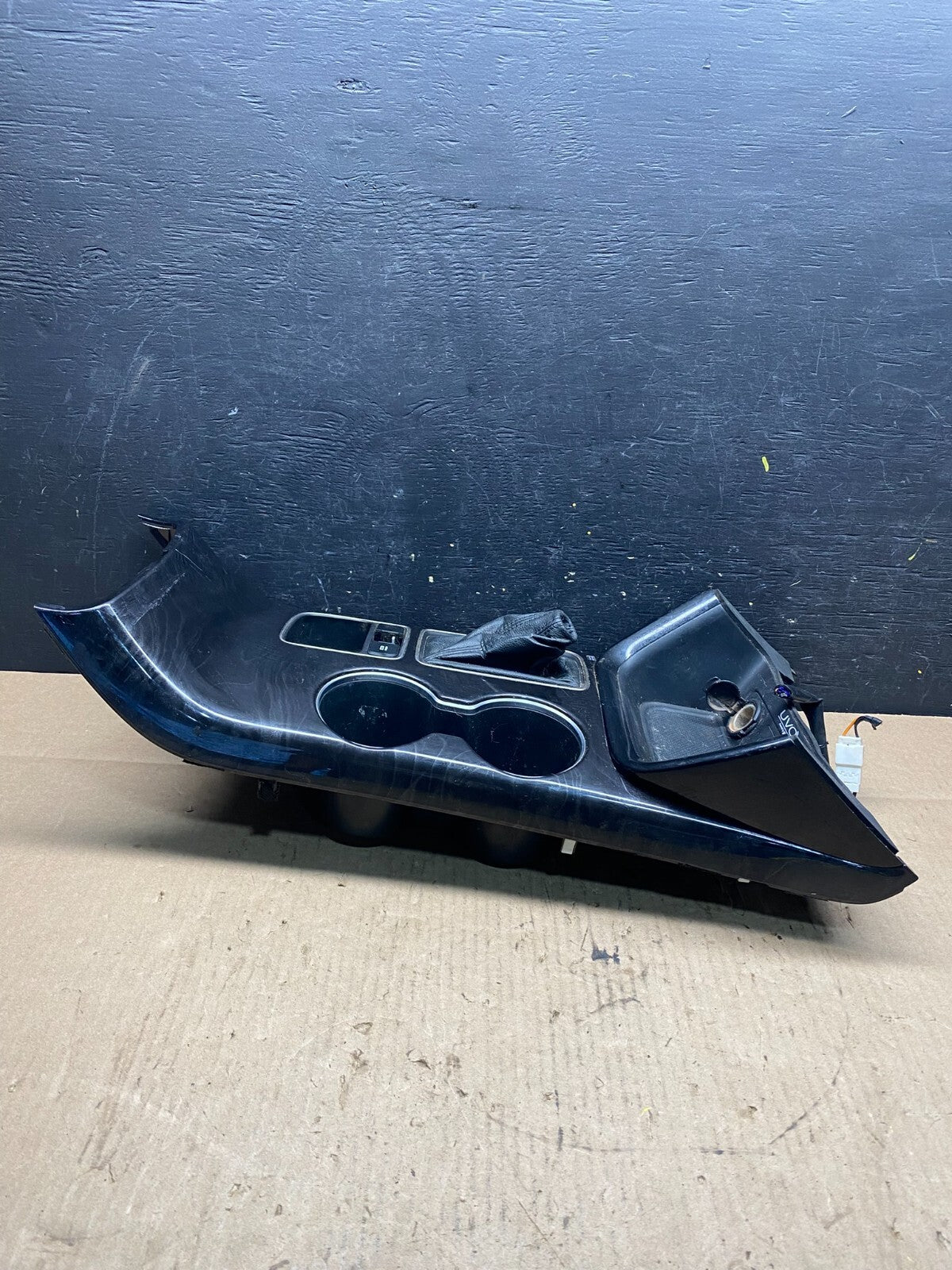 2013 to 2015 Kia Sorento Center Console Shifter Bezel Trim Cup Holder O6912 DG2