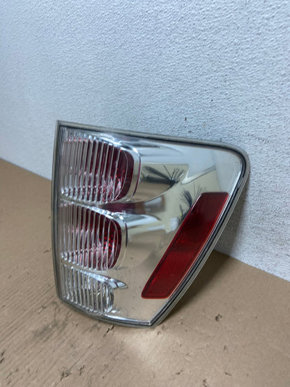 2005 to 2008 Chevrolet Equinox Right Passenger Rh Side Tail Light AE7342 LK1