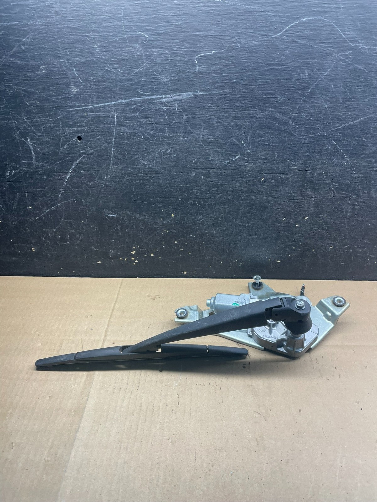 2011 to 2013 Infiniti QX56 QX80 Rear Wiper Motor OEM W6694 PS3