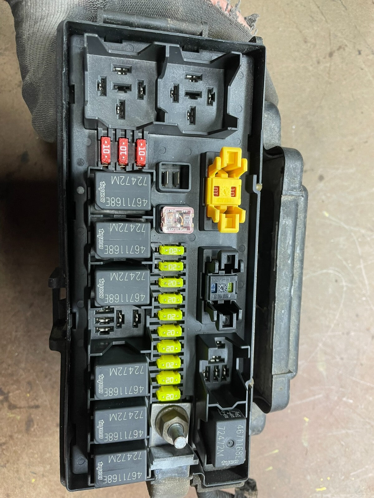 2005 Jeep Grand Cherokee Commander BCM Body Control Module V1761 DG3