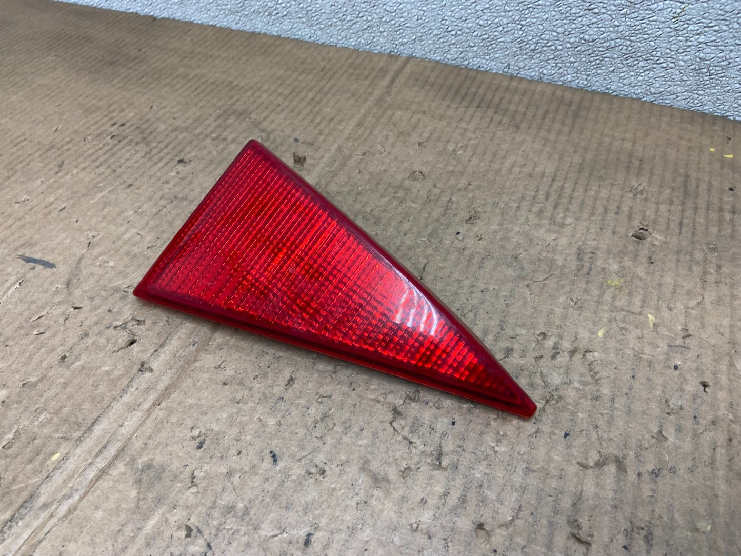 2006-2008 Mitsubishi Endeavor Right Passenger Side Tail Light Inner Oem AA65741