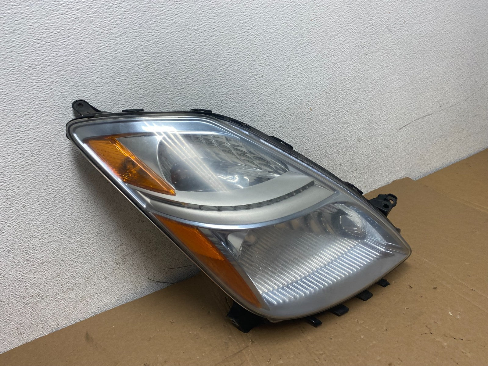 2006-2009 Toyota Prius Right Passenger Rh Side Headlight Xenon HID AD7930 DW2