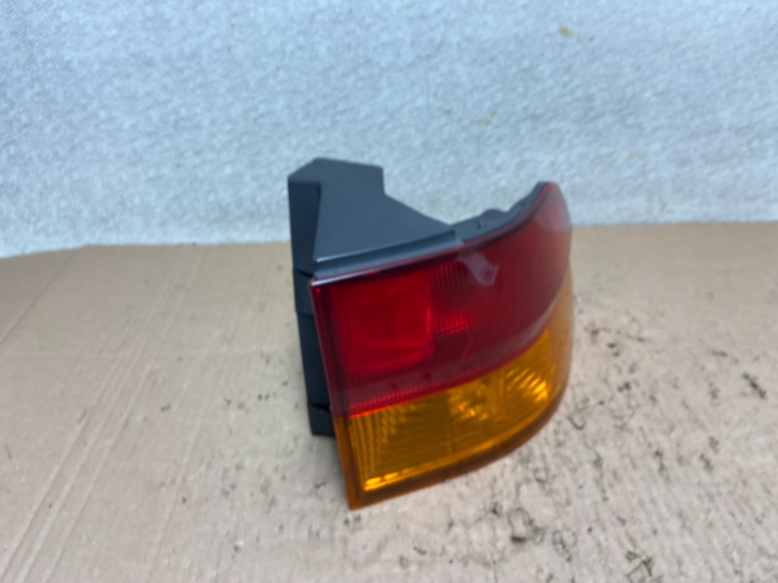 2002 2003 2004 Honda Odyssey Right Passenger Side Tail Light Oem Y0644 DW2