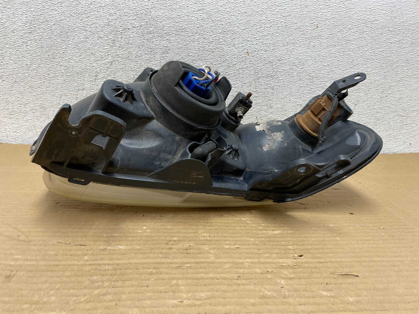 2001 - 2004 Ford Escape Left Driver LH Halogen Headlight AG8926 DW4