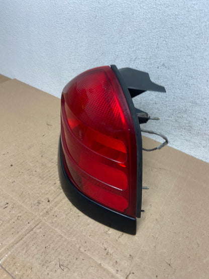 2003-2011 Ford Crown Victoria Right Passenger Rh Side Tail Light AE6112 LK1