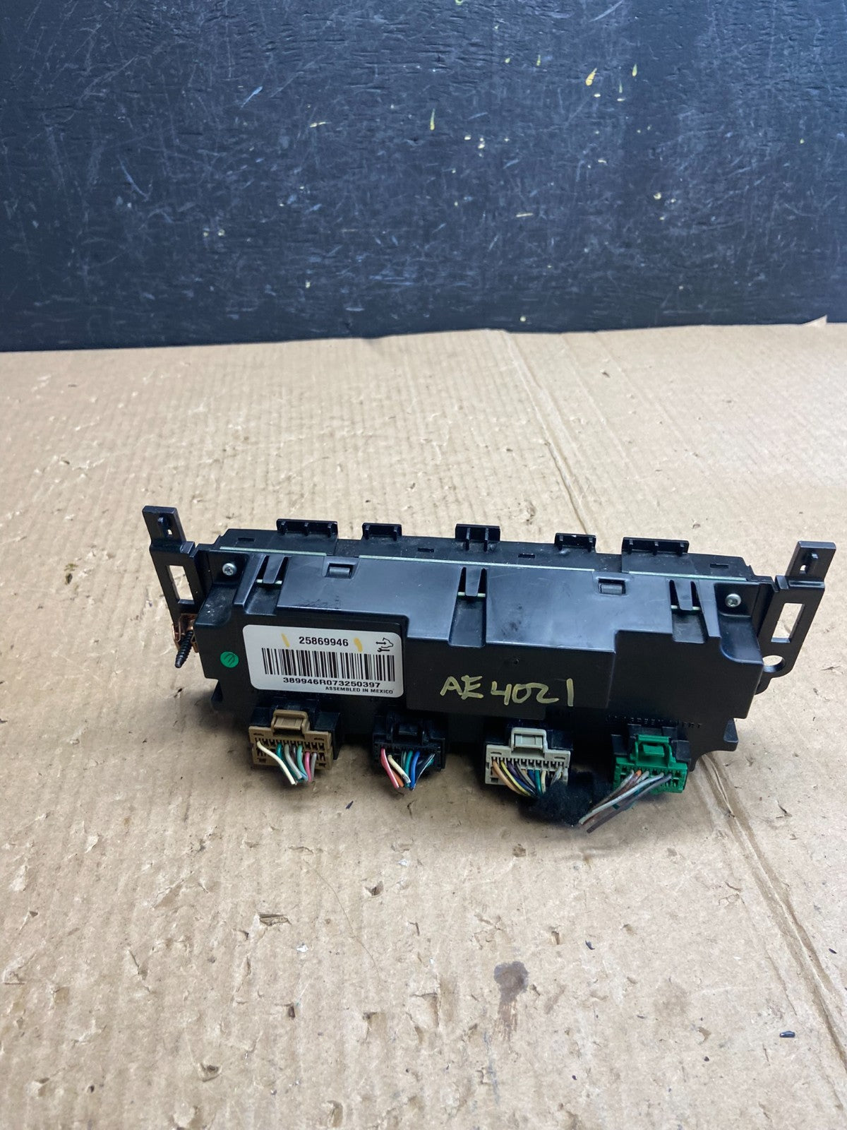 2007-2011 GMC Yukon Tahoe Automatic Climate Temperature Temp Control AE4021 DG4