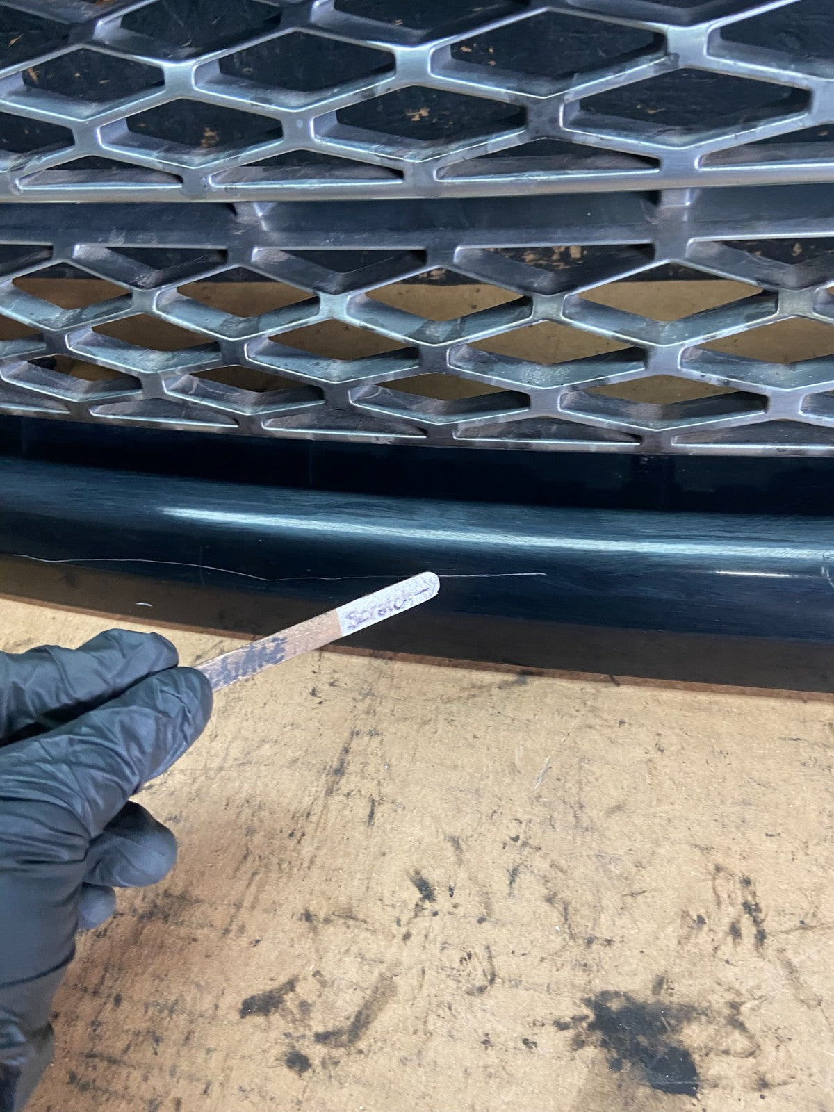 2010 to 2013 Land Rover Discovery  Front Upper Grill Grille Q9945 DG4