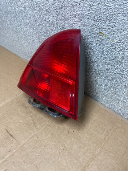 2001 2002 2003 Honda Civic Sedan Left Driver Lh Tail Light OEM AA1136 DW1