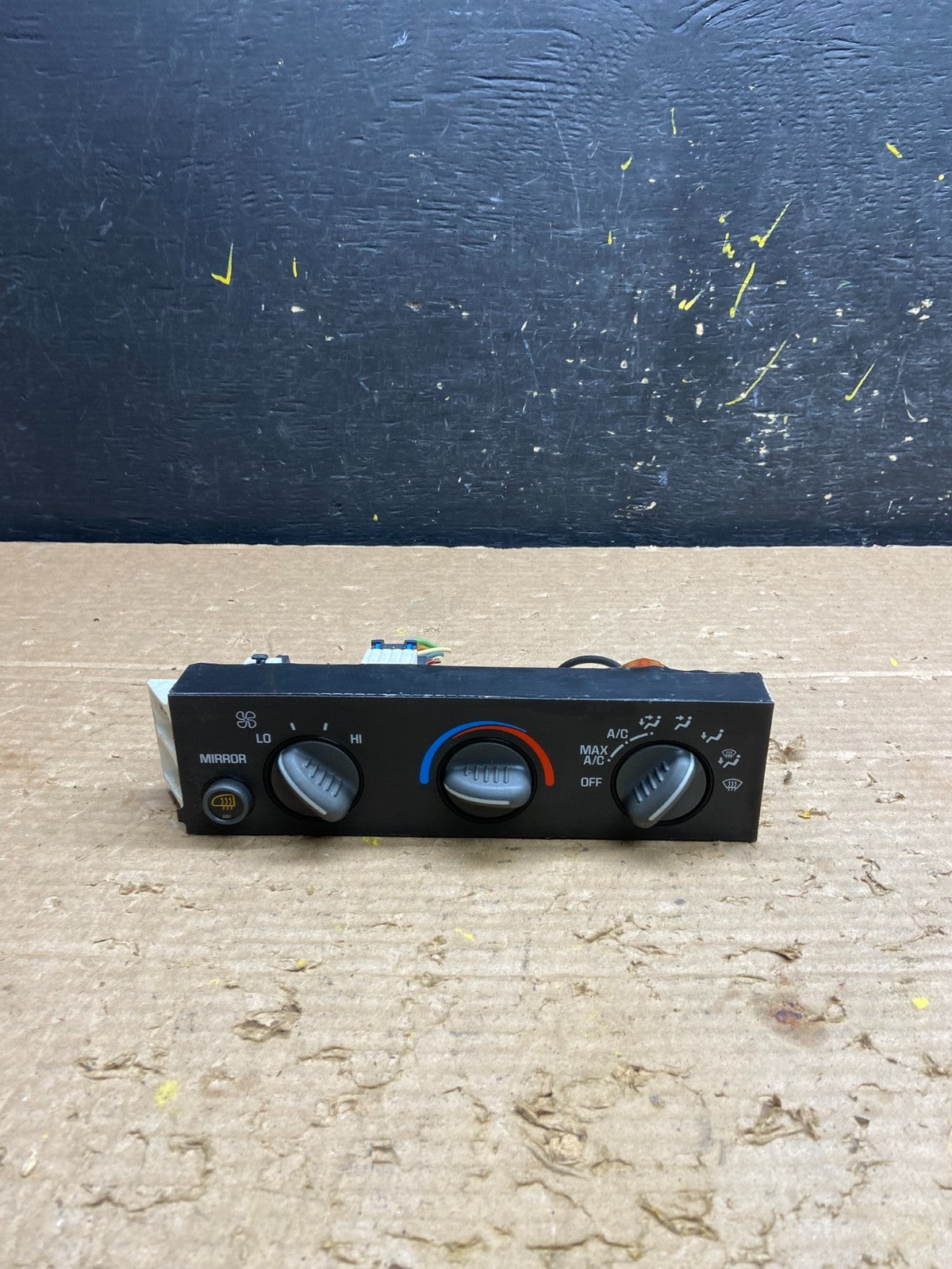 2001 - 2007 GMC Chevrolet Express 1500 Climate Control A/C W3204 DG0