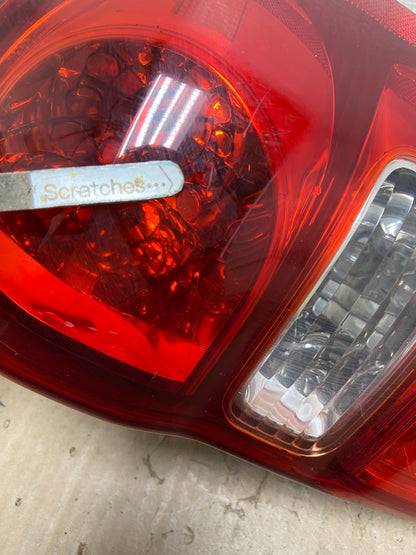 2004 2005 Toyota RAV4 Right RH Passenger Side Tail Light AI9153 LK3