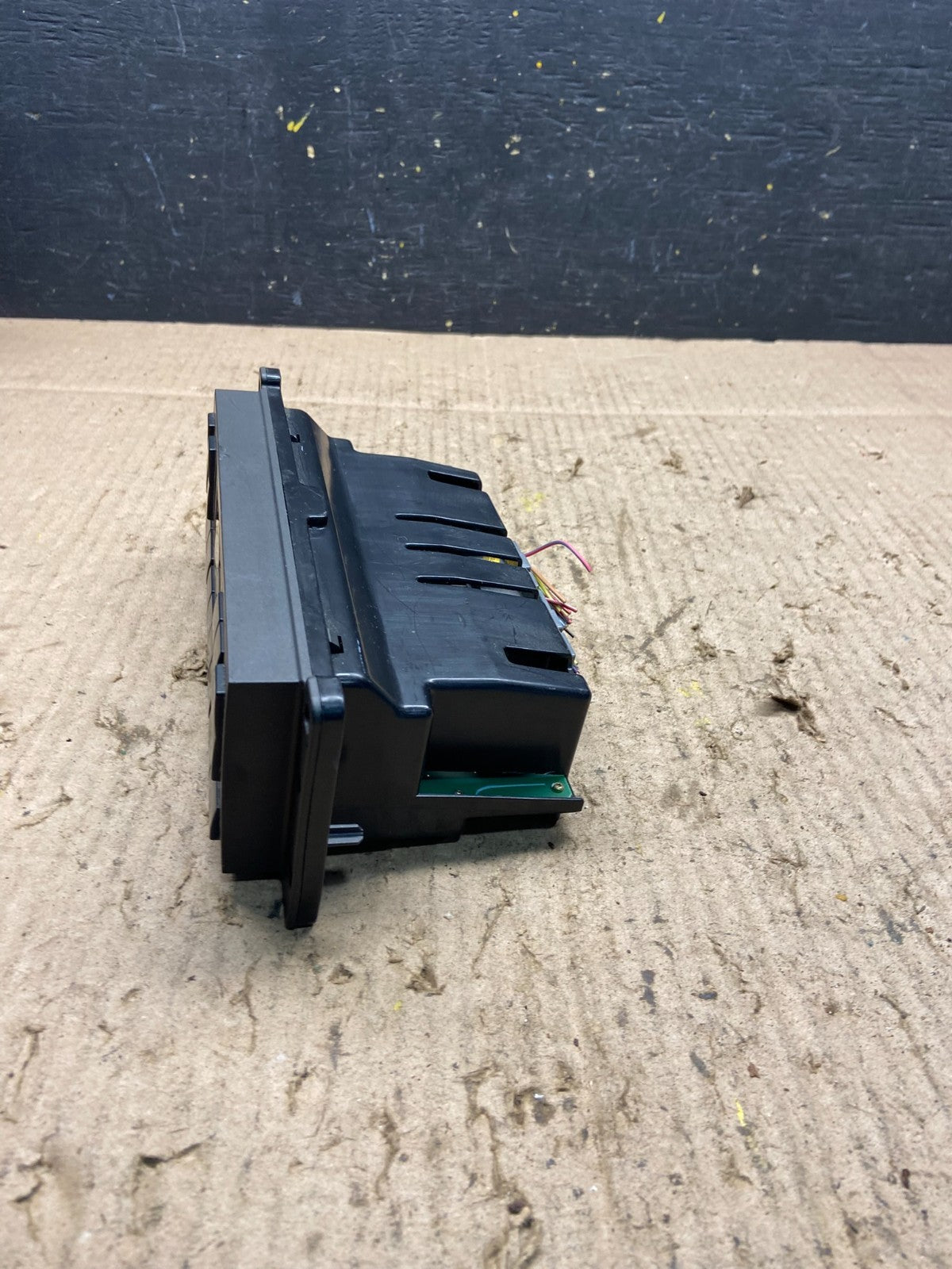2003 to 2006 Lincoln Town Car Climate Control Panel Q1095 DG3