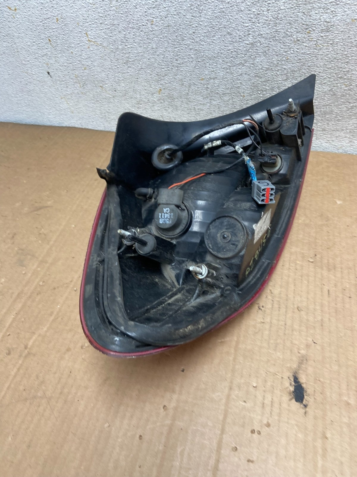 2000 to 2003 Ford Taurus Right Passenger Rh Side Tail Light AI8456 LK8