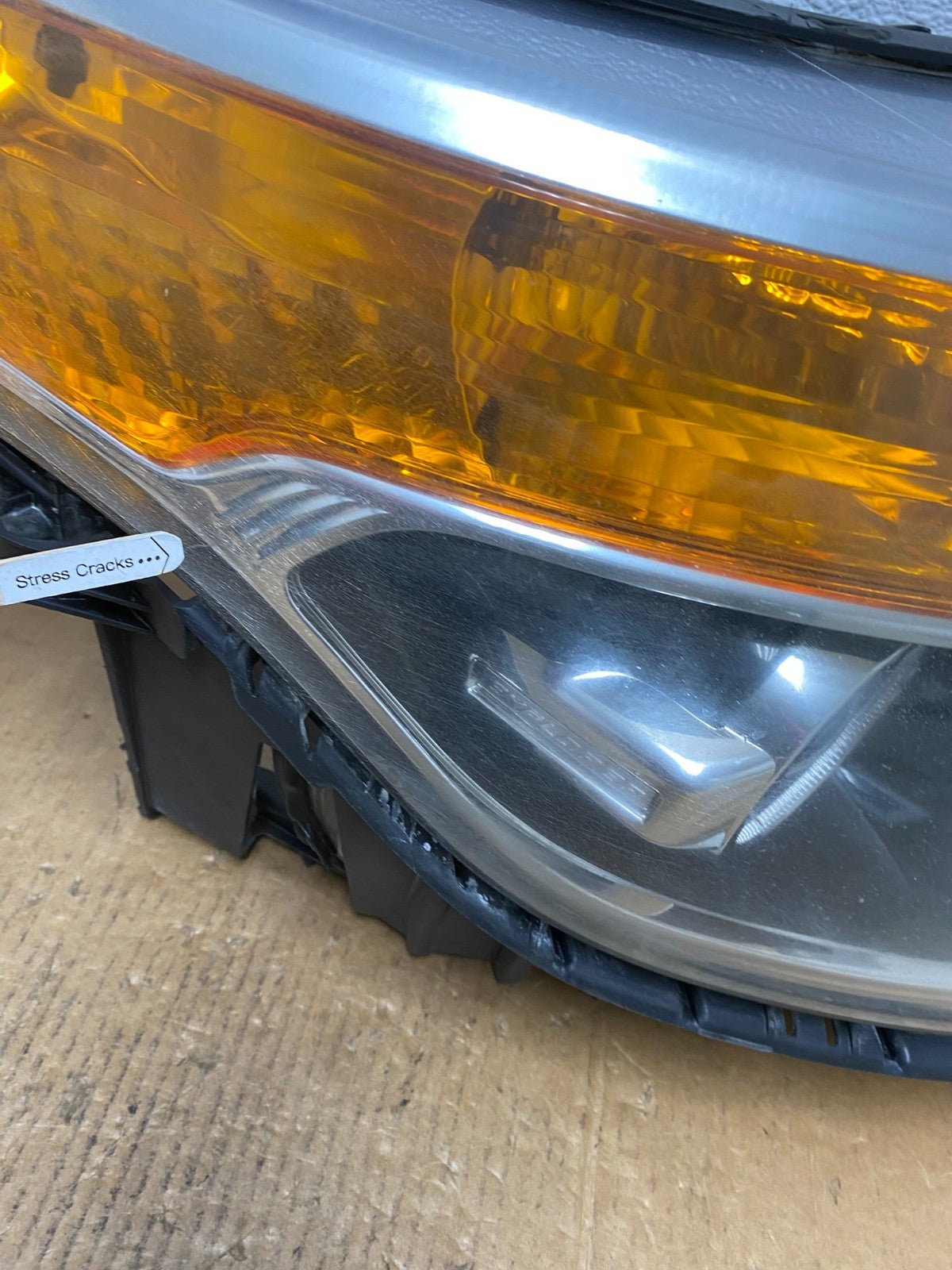 2011 to 2015 Ford Explorer Right Passenger Halogen Headlight AE0490 DW3