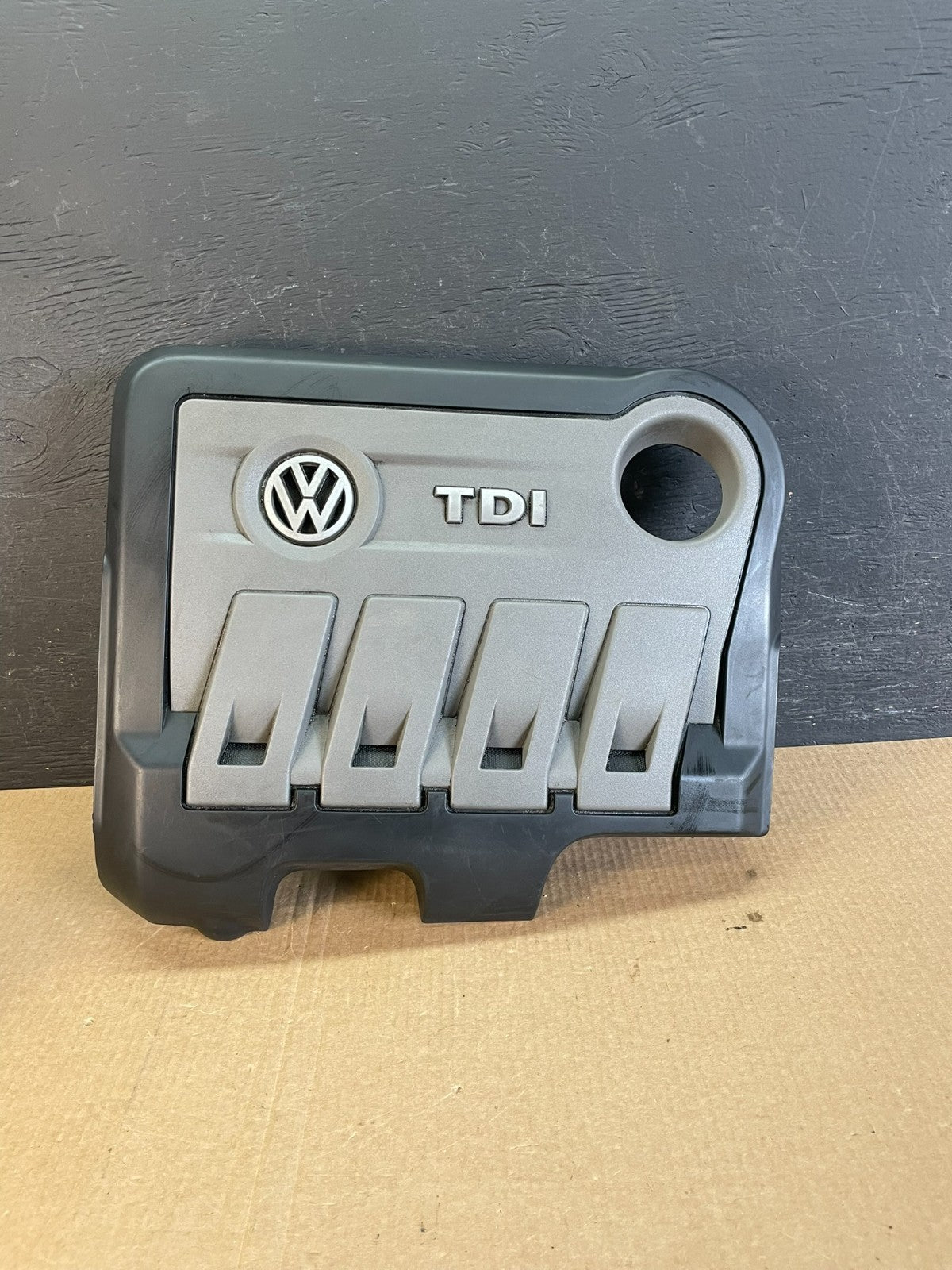 2010 to 2014 Volkswagen Golf TDI Engine Motor Cover af3633 DG0