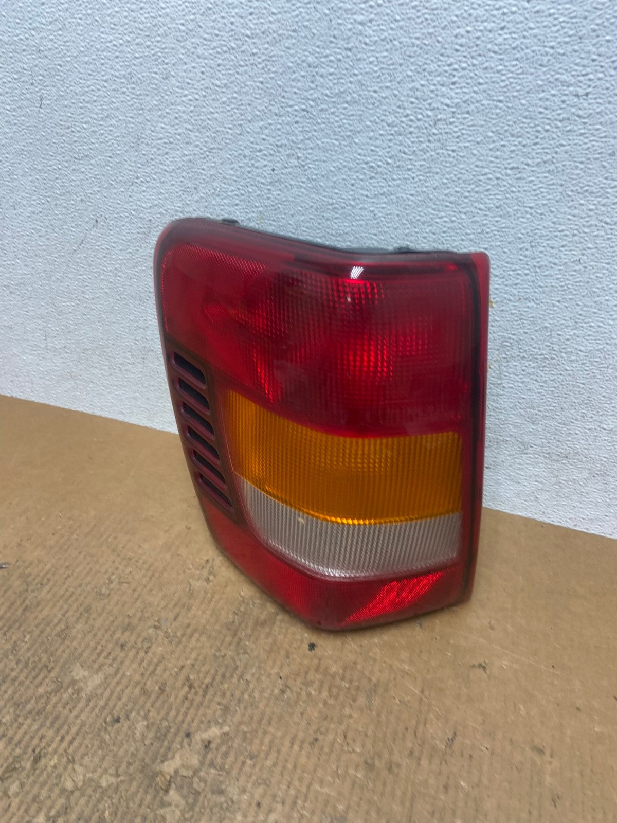 1999 - 2004 Jeep Grand Cherokee WJ Left Driver Lh Tail Light DEPO AE2800 LK0