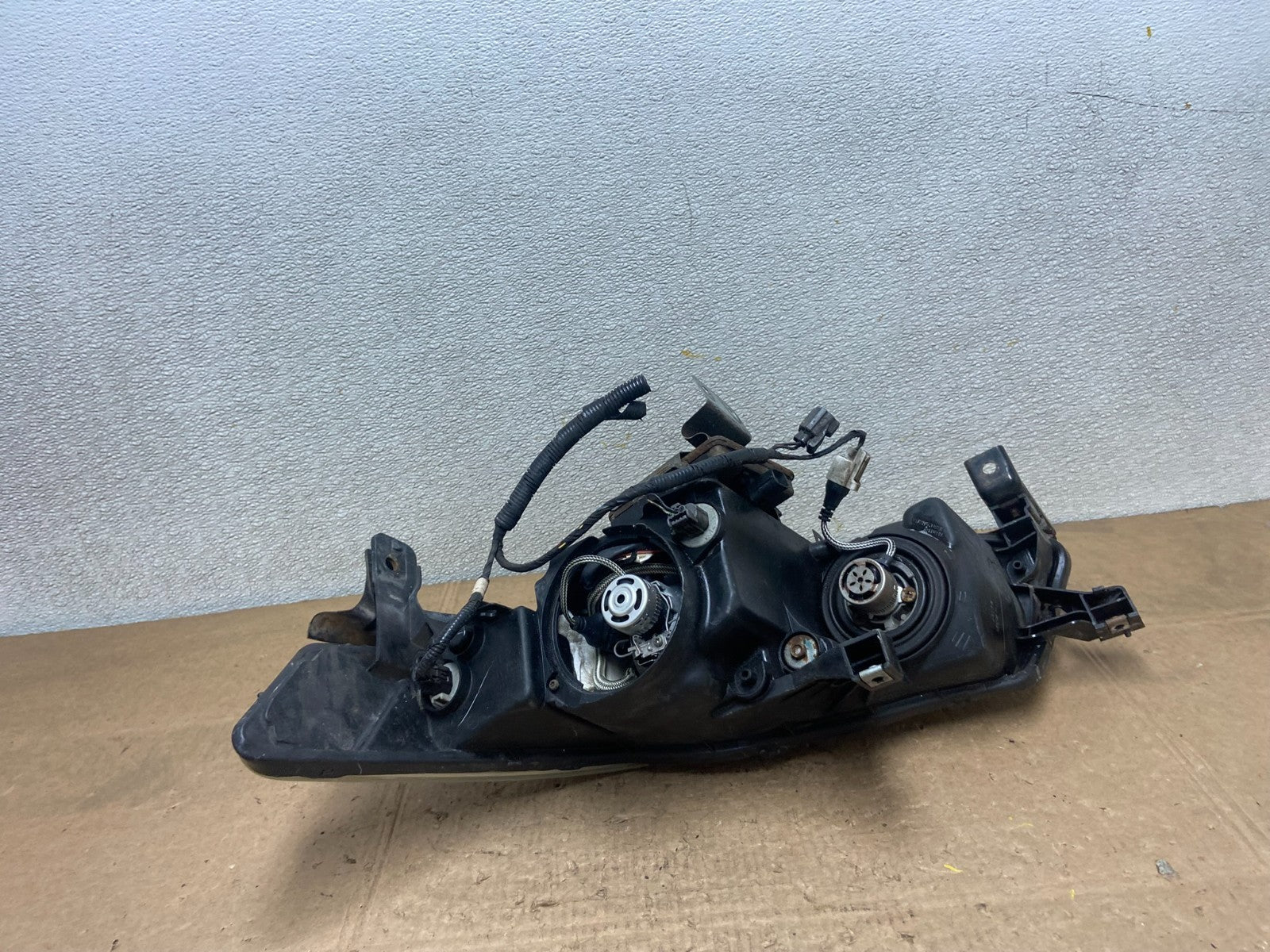 2004 2005 2006 Acura TL Headlight Right Passenger Side Xenon HID Y6924 DW5
