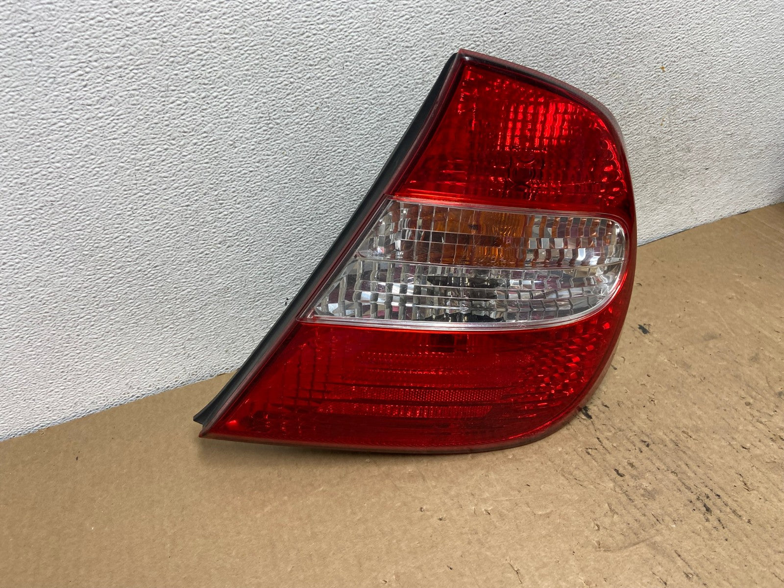 2002 2003 2004 Toyota Camry Tail Light Right Passenger Rh Side AG3233 LK2