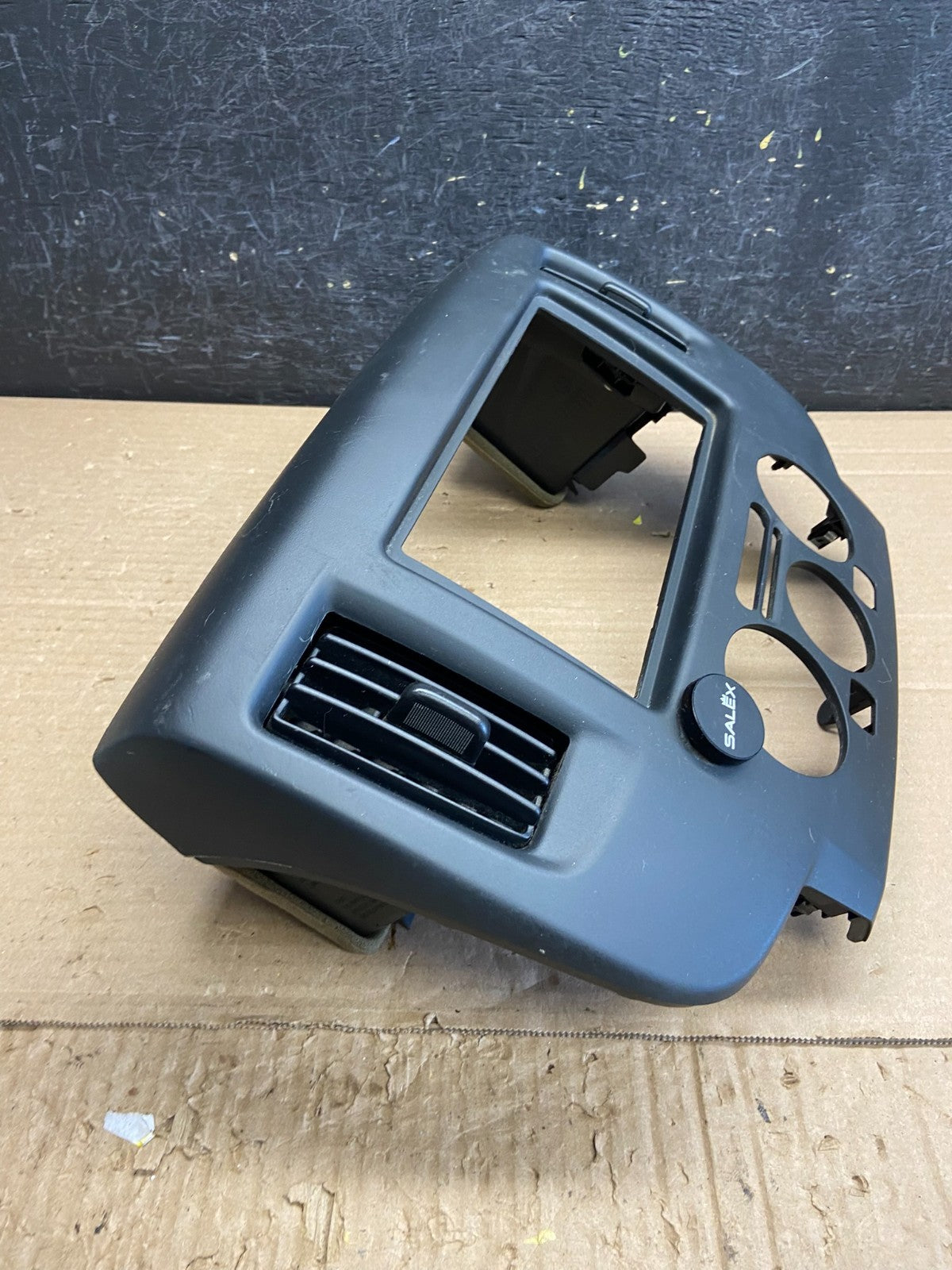 2013-2021 Nissan NV200 Center Console Radio Climate Control Air Vent AG0300 DG2