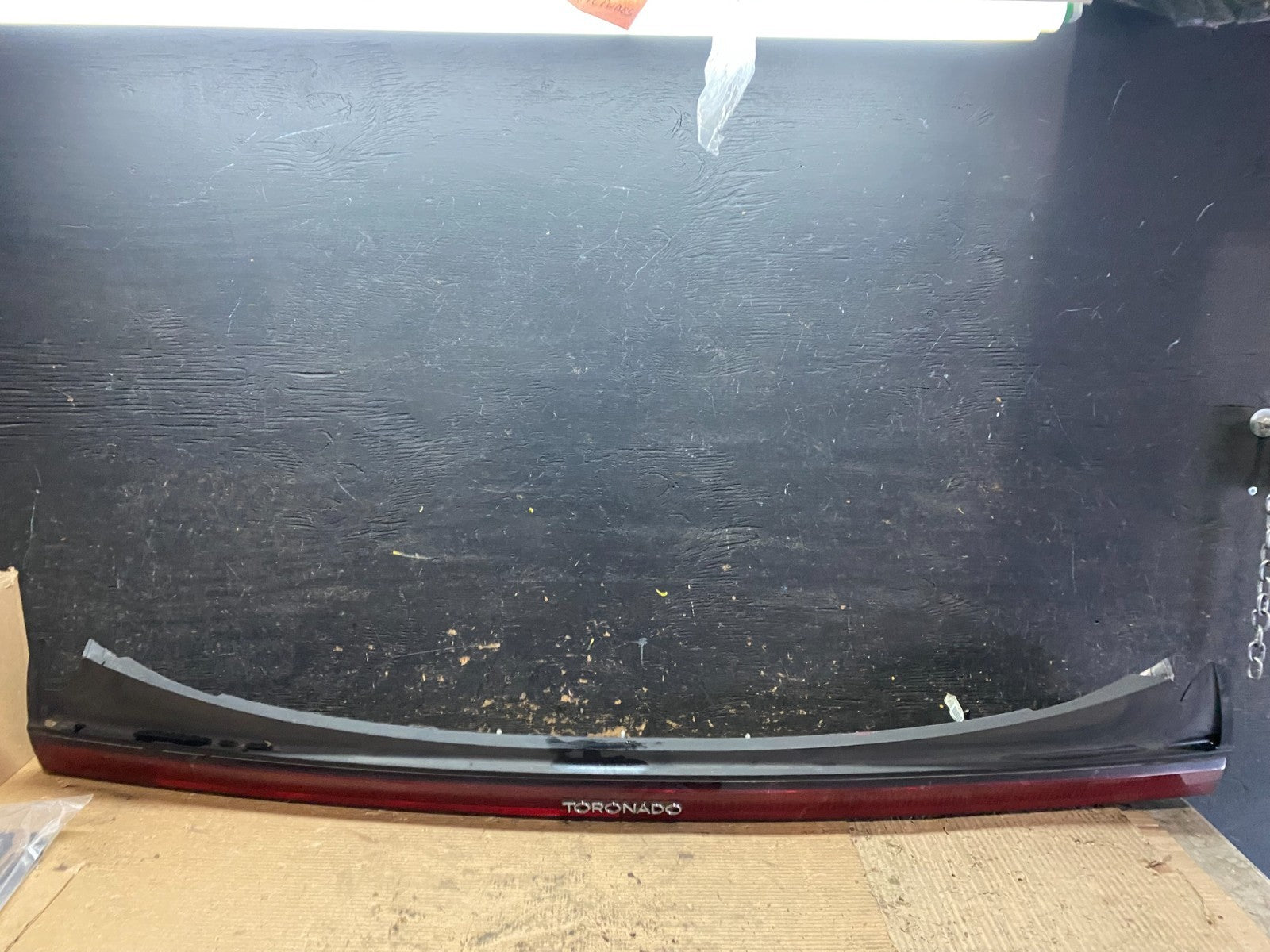 1986 to 1989 Oldsmobile Toronado Rear Center Tail Light Panel OEM V9578 PS0