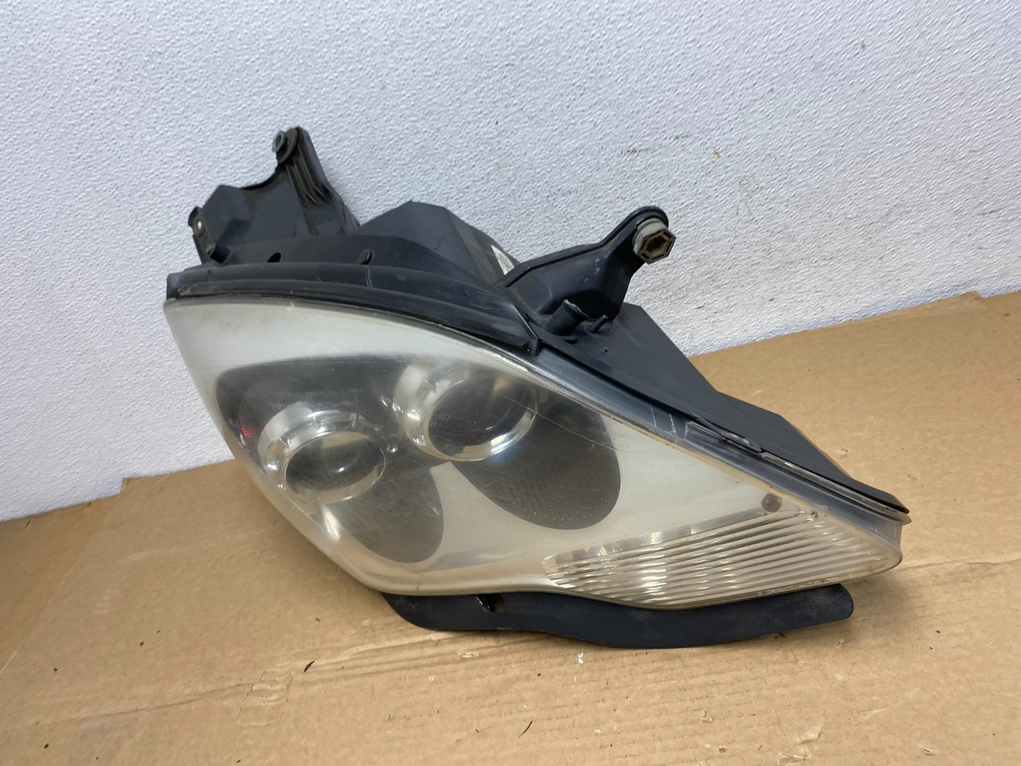 2007-2012 Gmc Acadia Halogen Headlight Right Passenger Side AD3825 DW1