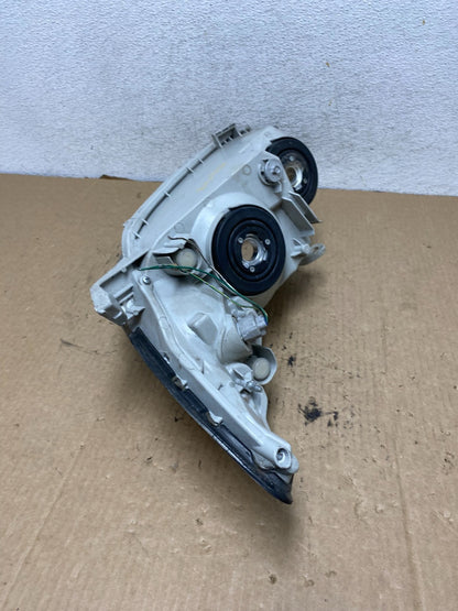 2002 to 2004 Toyota Camry Halogen Headlight Right Passenger Rh AG2178 DW6