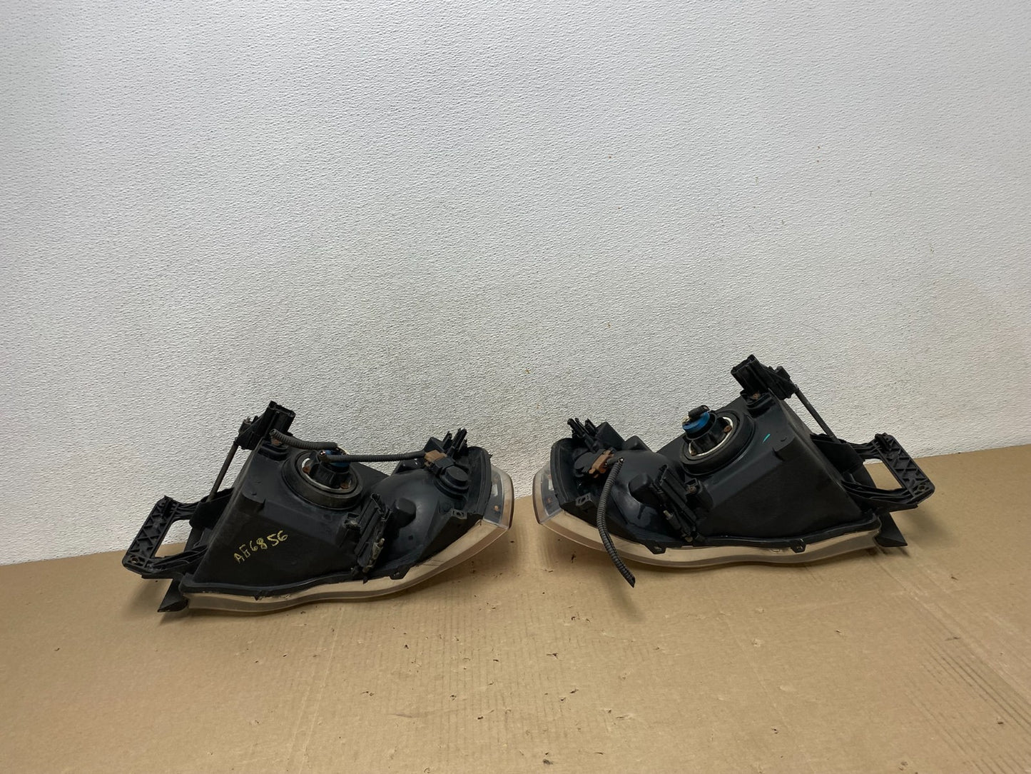 2002 to 2005 Dodge Ram Left+Right Side Headlights AG6856 DW6
