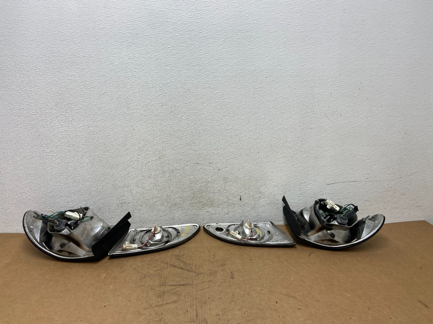 1998 to 2002 Toyota Corolla Left+Right Set Black Tail lights ad6368 DG6