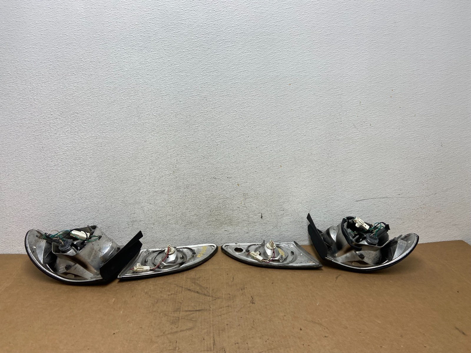 1998 to 2002 Toyota Corolla Left+Right Set Black Tail lights ad6368 DG6