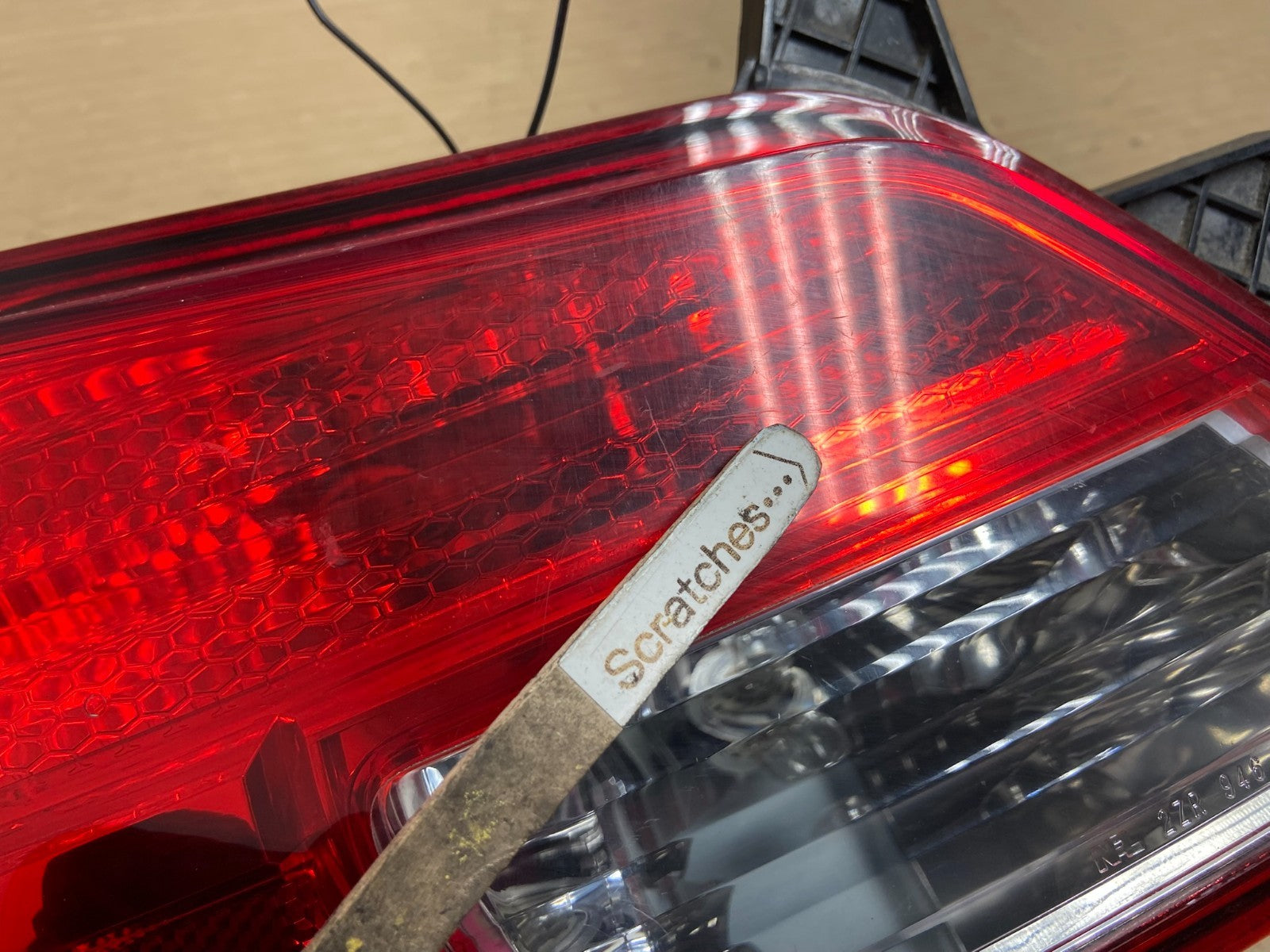 2010-2014 Subaru Outback Left Driver Lh Side Inner Tail Light AG8961 DW3