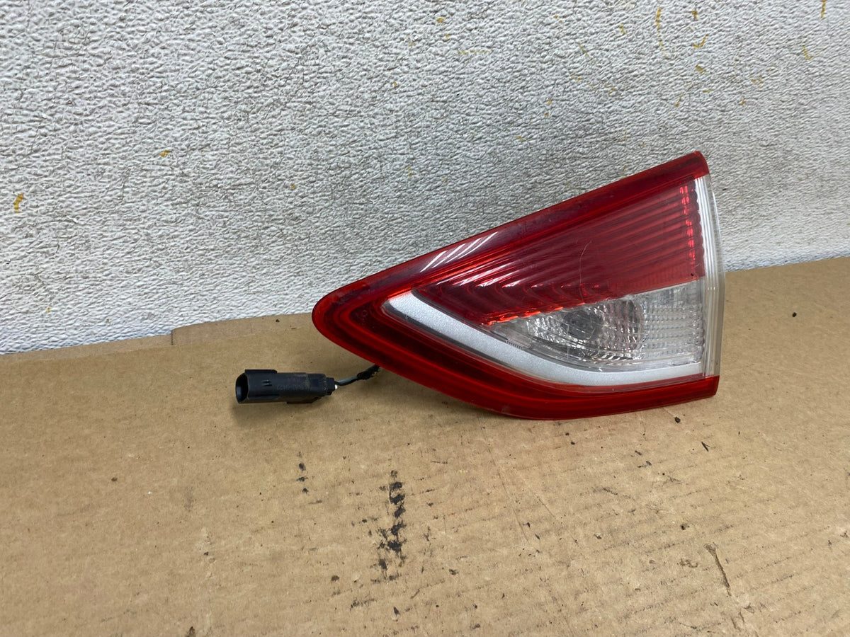 2013 to 2016 Ford Escape Right Passenger RH Side Inner Tail Light AH7959 LK1