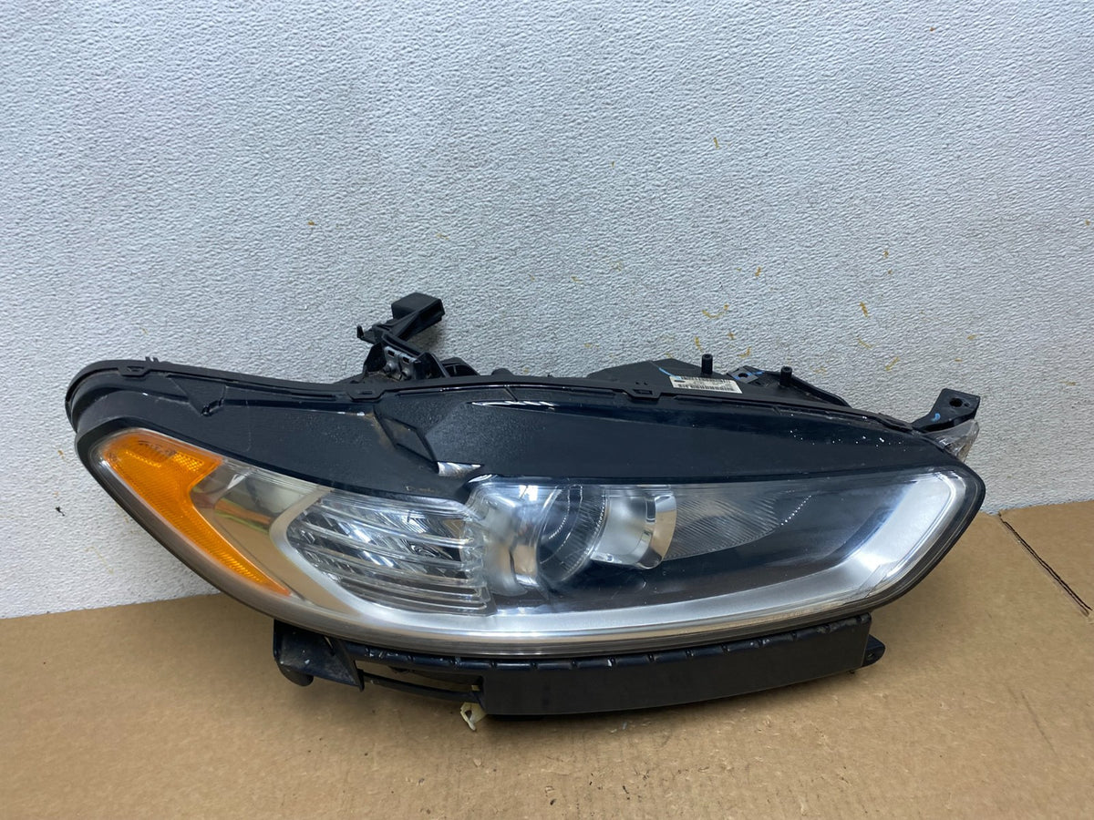 2013 to 2016 Ford Fusion Right Passenger Rh Side Headlight AI3403 DW0