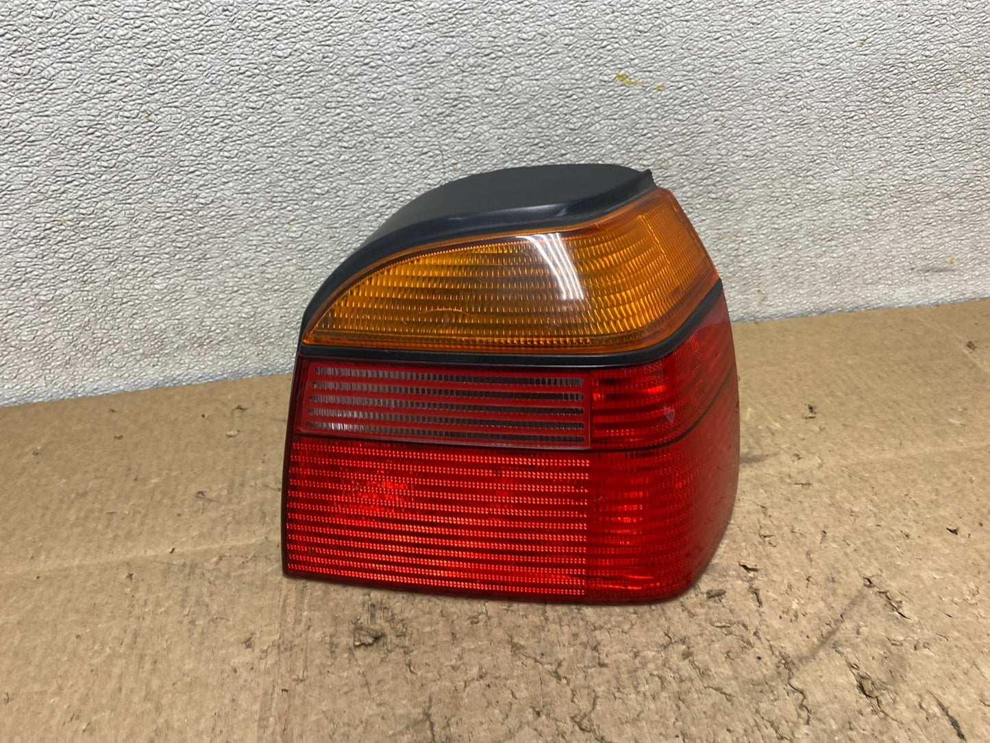 1997-2003 Volkswagen Golf MK3 Right Passenger RH Side Tail Light Oem Z1226 DW0